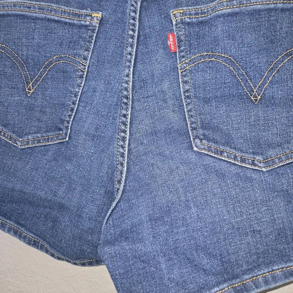 Levis Classic Jean Shorts Size 32 - Picture 12 of 16